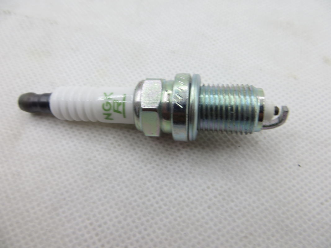 Spark Plugs EFI Auto Parts For Chevrolet Cruze Standard Size OEM 55569865